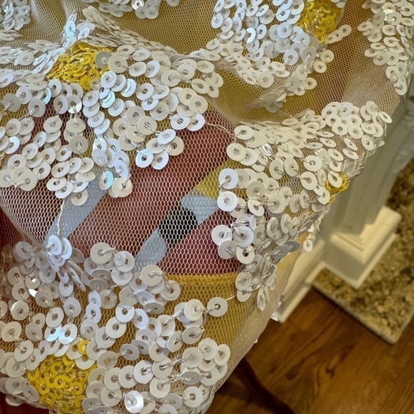 TRINA TURK Rancho sequin yellow & white floral tie back halter top size medium - Picture 7 of 11